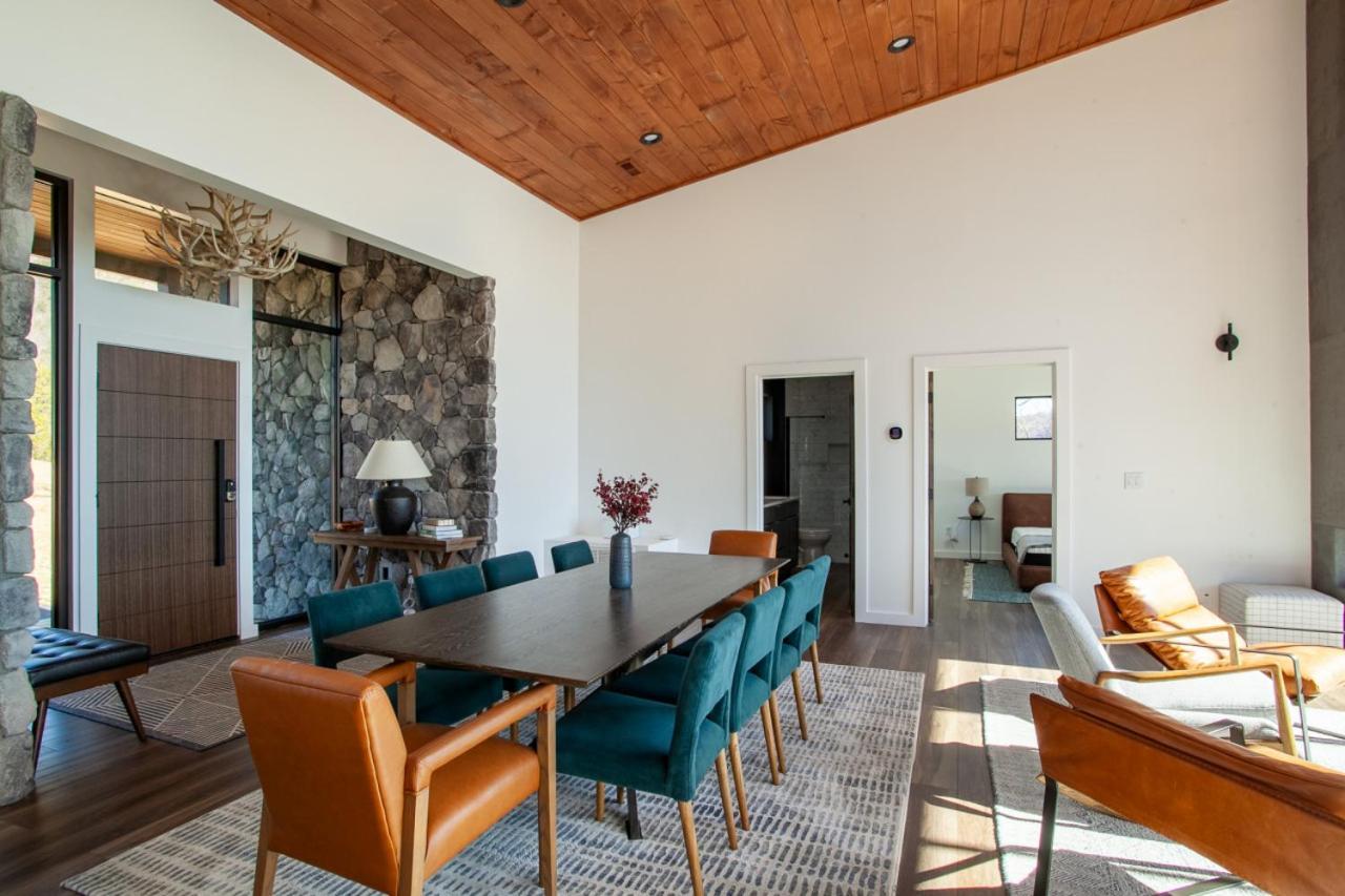 3 Pines Lodges Luxury Mountain View Hot Tub Севьервилл Экстерьер фото